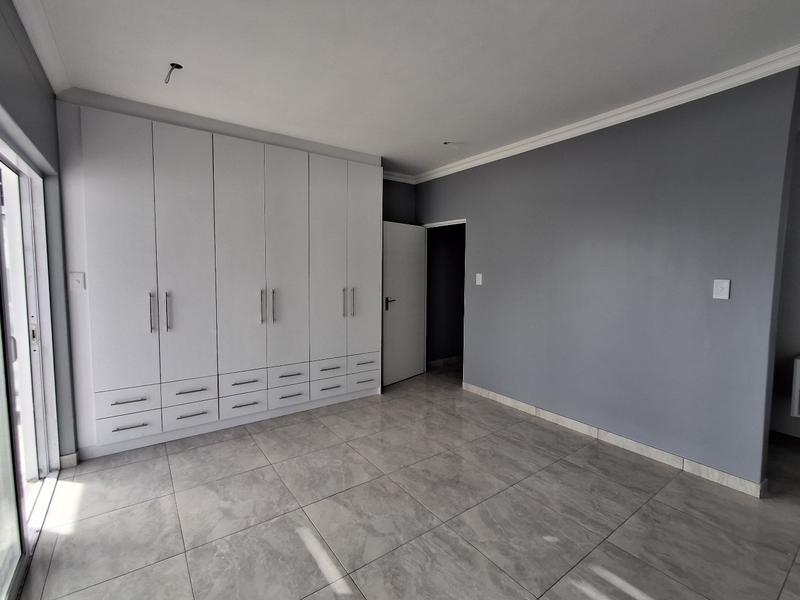 3 Bedroom Property for Sale in Golden Mile Western Cape